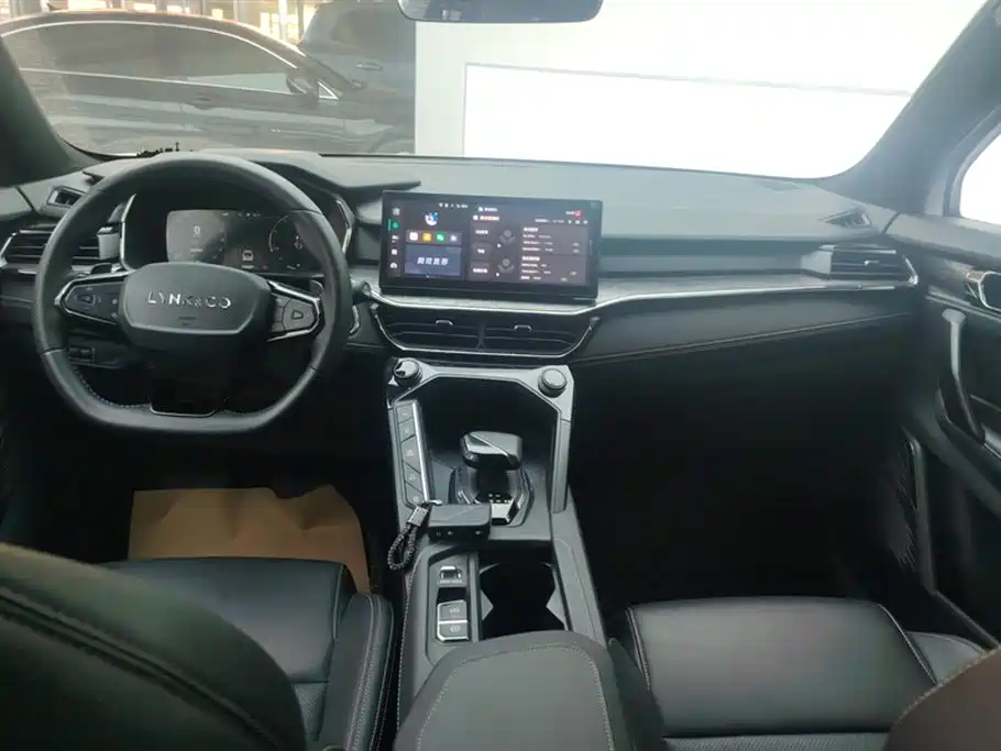 Lynk & Co 06 2023 Remix 1.5T Power Pro фото 12