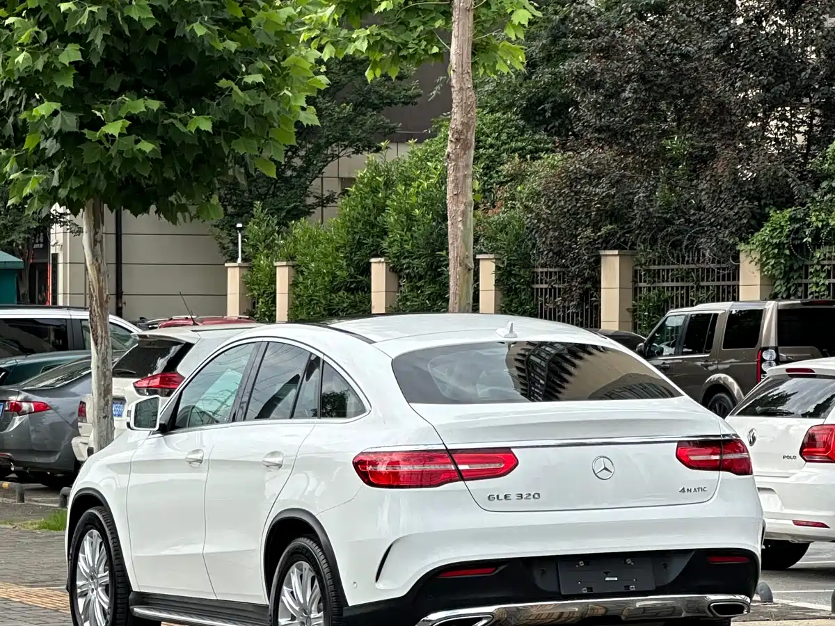 Mercedes-Benz GLE Coupe 2015 GLE 320 4MATIC Coupe SUV фото 4
