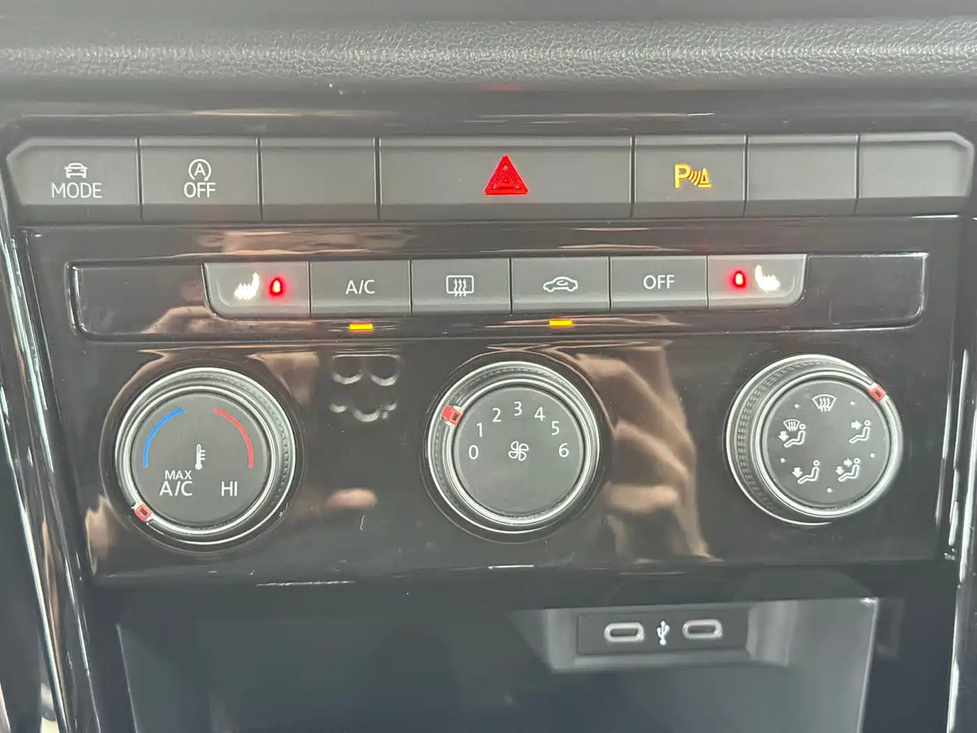 Volkswagen T-ROC 2022 280TSI DSG 2WD Comfort PLUS фото 10