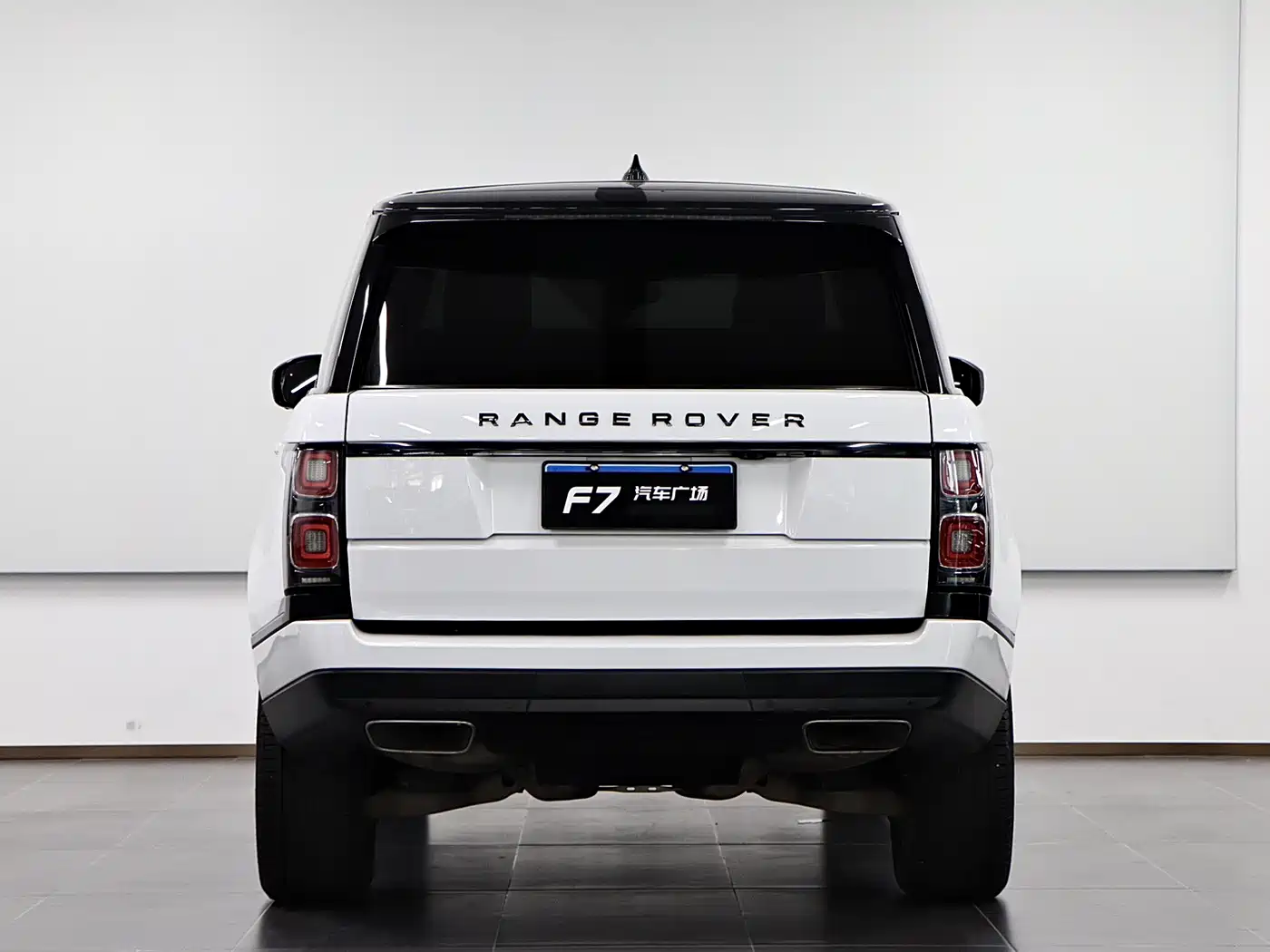 Land Rover Range Rover 2020 3.0 L6 Heritage Edition фото 5