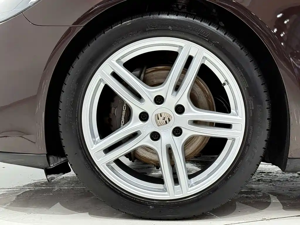 Фото 11 - Porsche Panamera