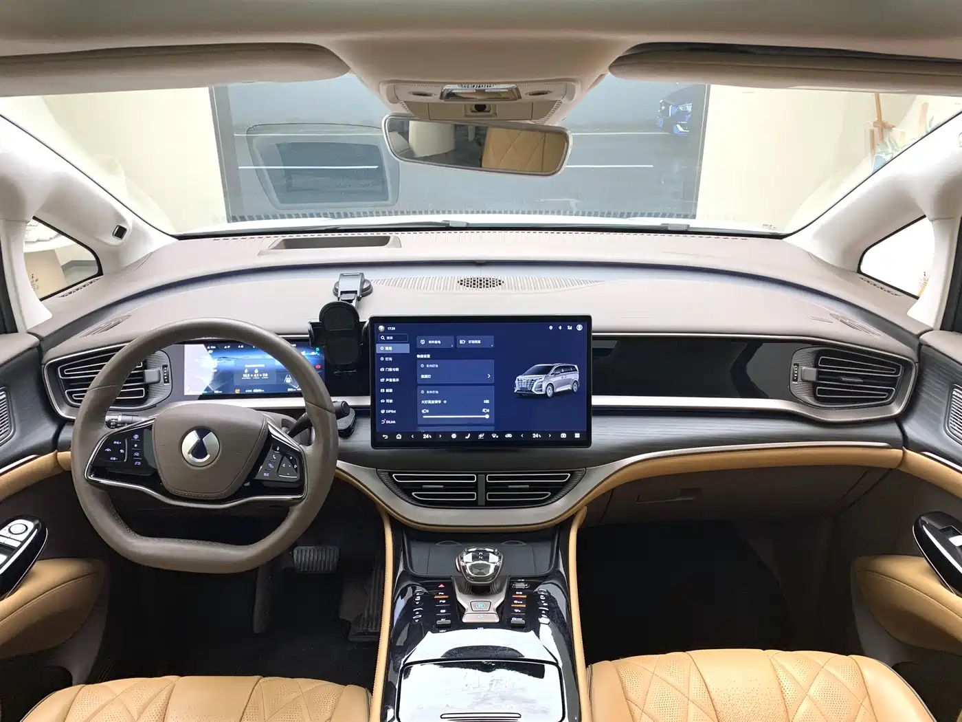 Denza D9 2023 2022 DM-i 970 AWD Flagship