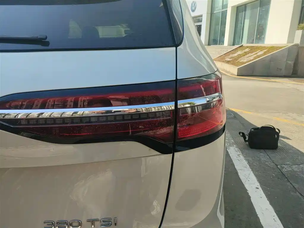 Volkswagen Viloran 2020 380TSI Premium фото 24