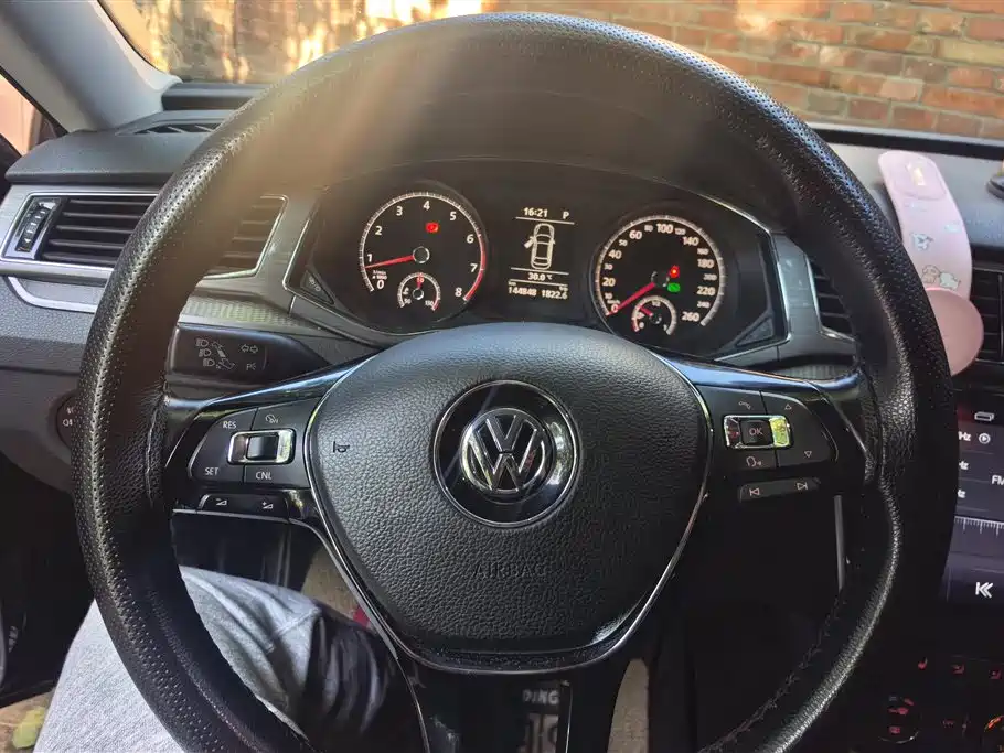 Volkswagen Passat 2016 330TSI DSG Honor Edition фото 15