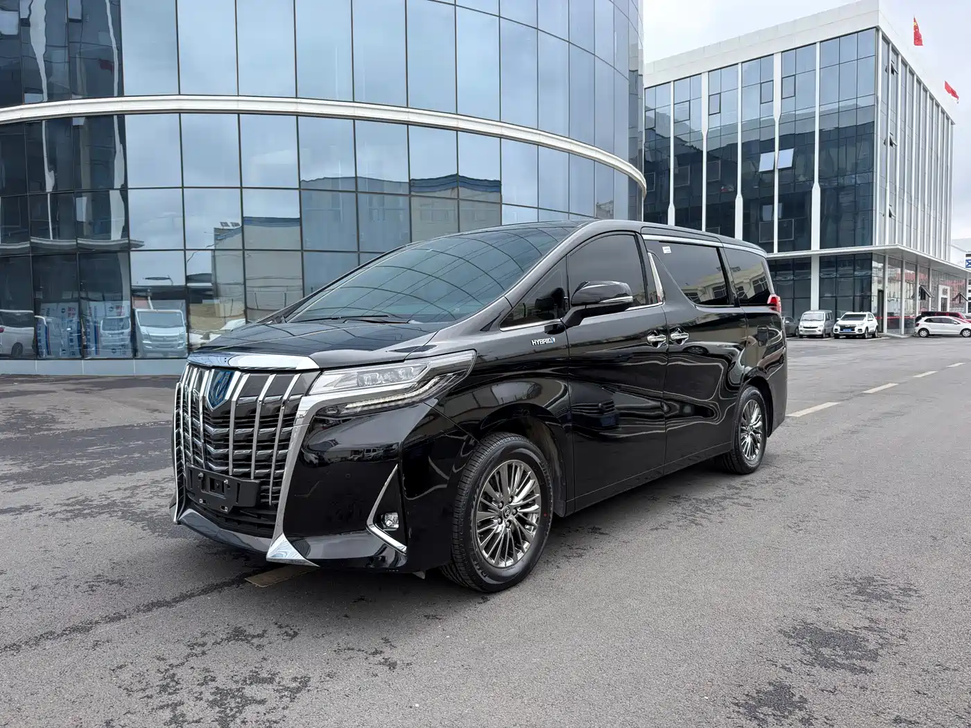 Toyota Alphard 2021 Hybrid 2.5L Premium фото 2