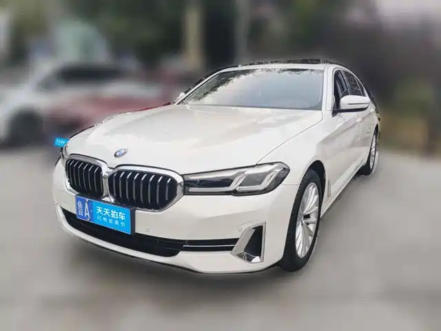 BMW 5 Series 2022 Facelift 525Li Luxury Package — фото 1