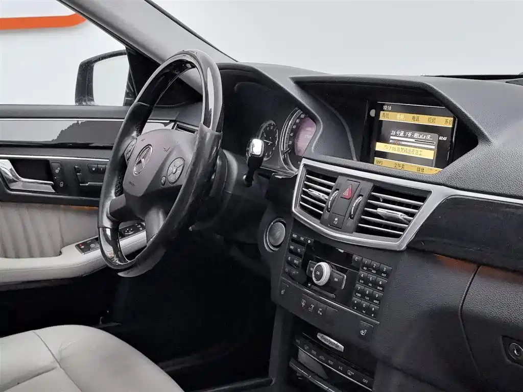 Mercedes-Benz E-Class (Import) 2010 Model E 300 Fashion Luxury Edition фото 22