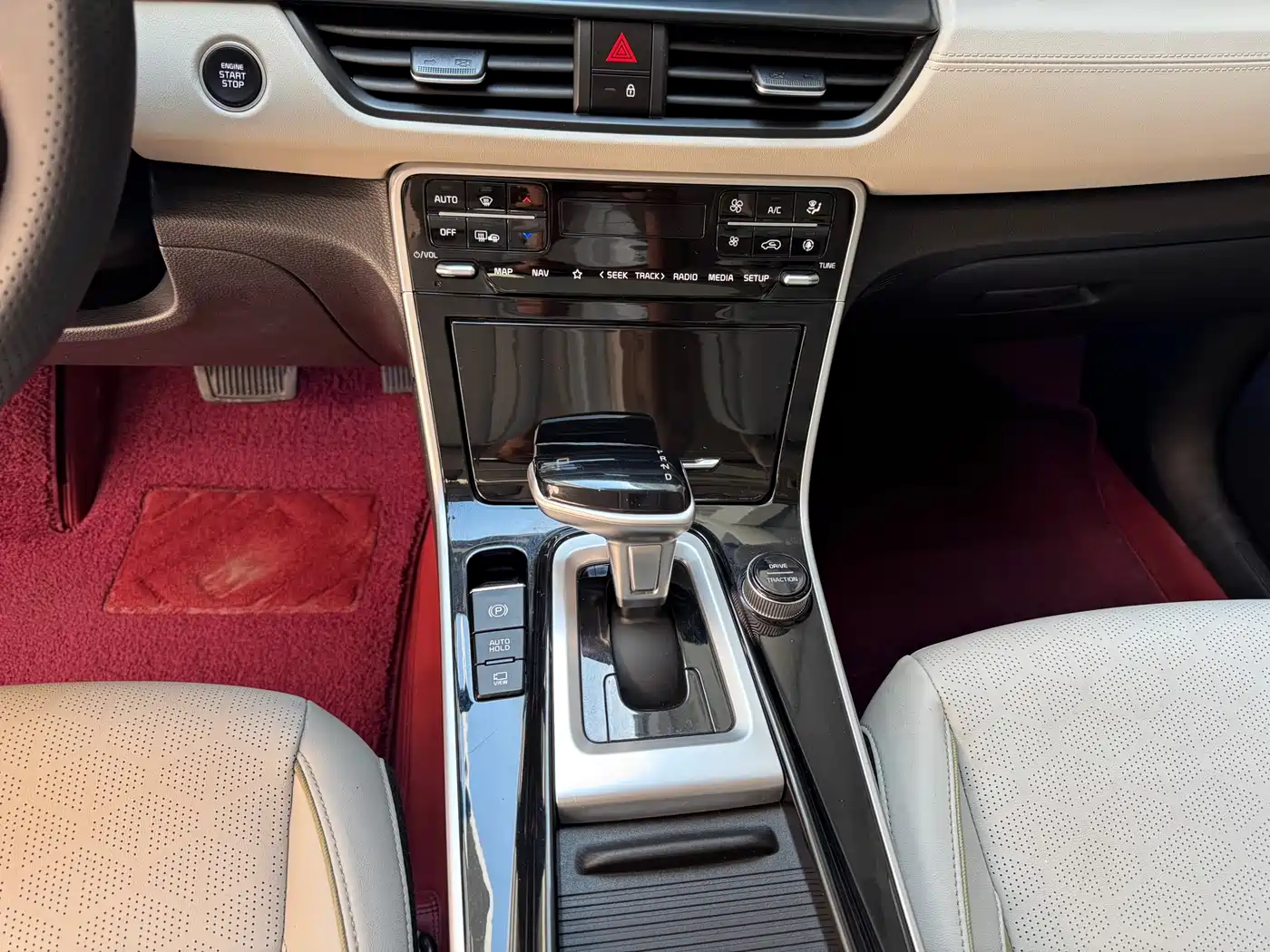 Kia Seltos 2023 1.5L CVT Premium Edition фото 10