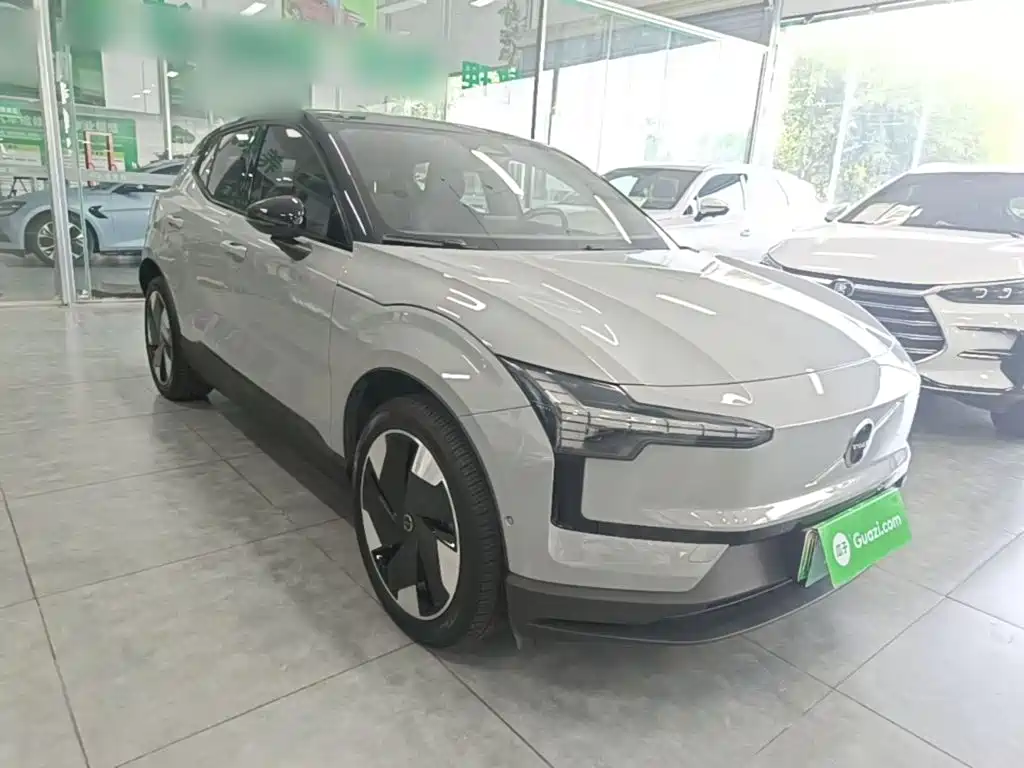Volvo EX30 2024 2025 RWD Long Range Ultra