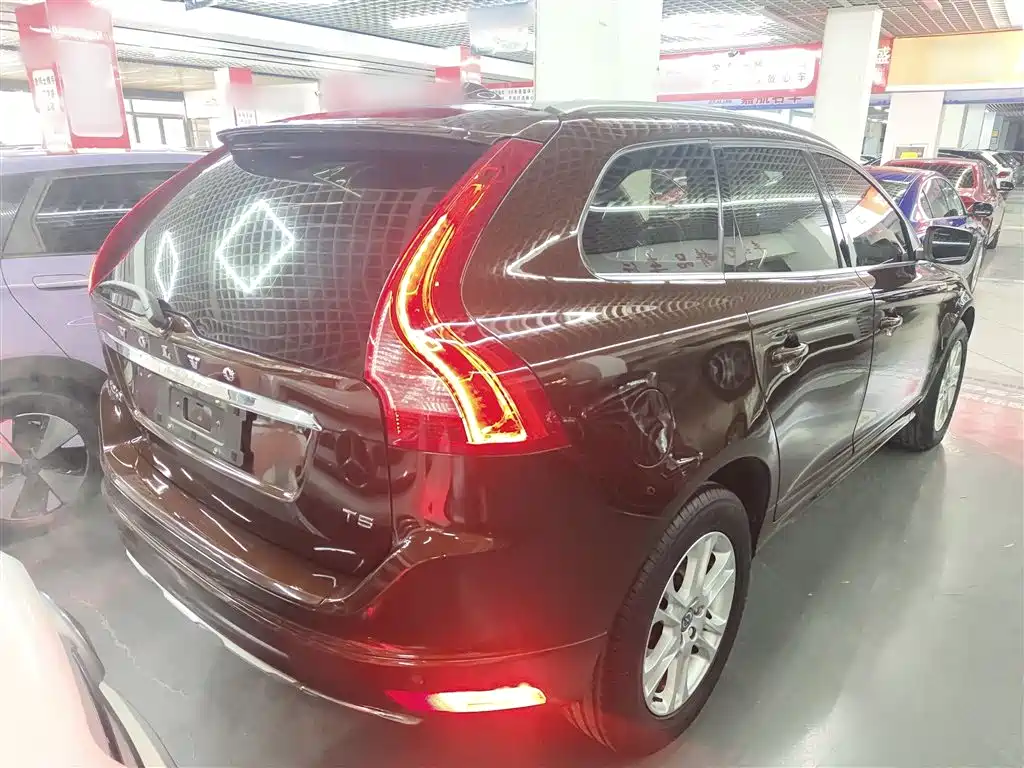 Фото 23 - Volvo XC60