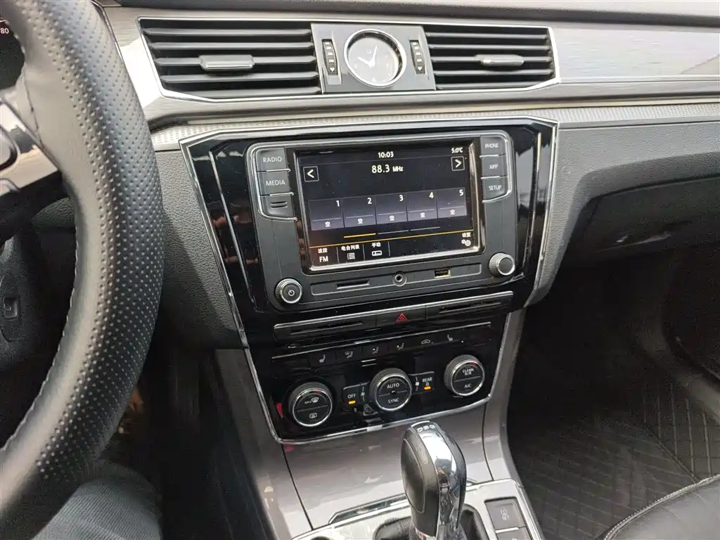 Volkswagen Passat 2017 330TSI DSG Prestige фото 5
