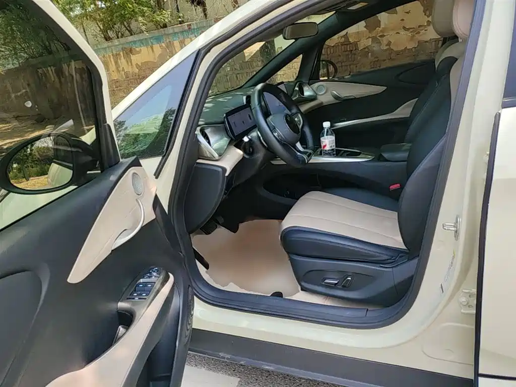 BYD Dolphin 2025 Smart Drive Edition 410km Fashion Version фото 16