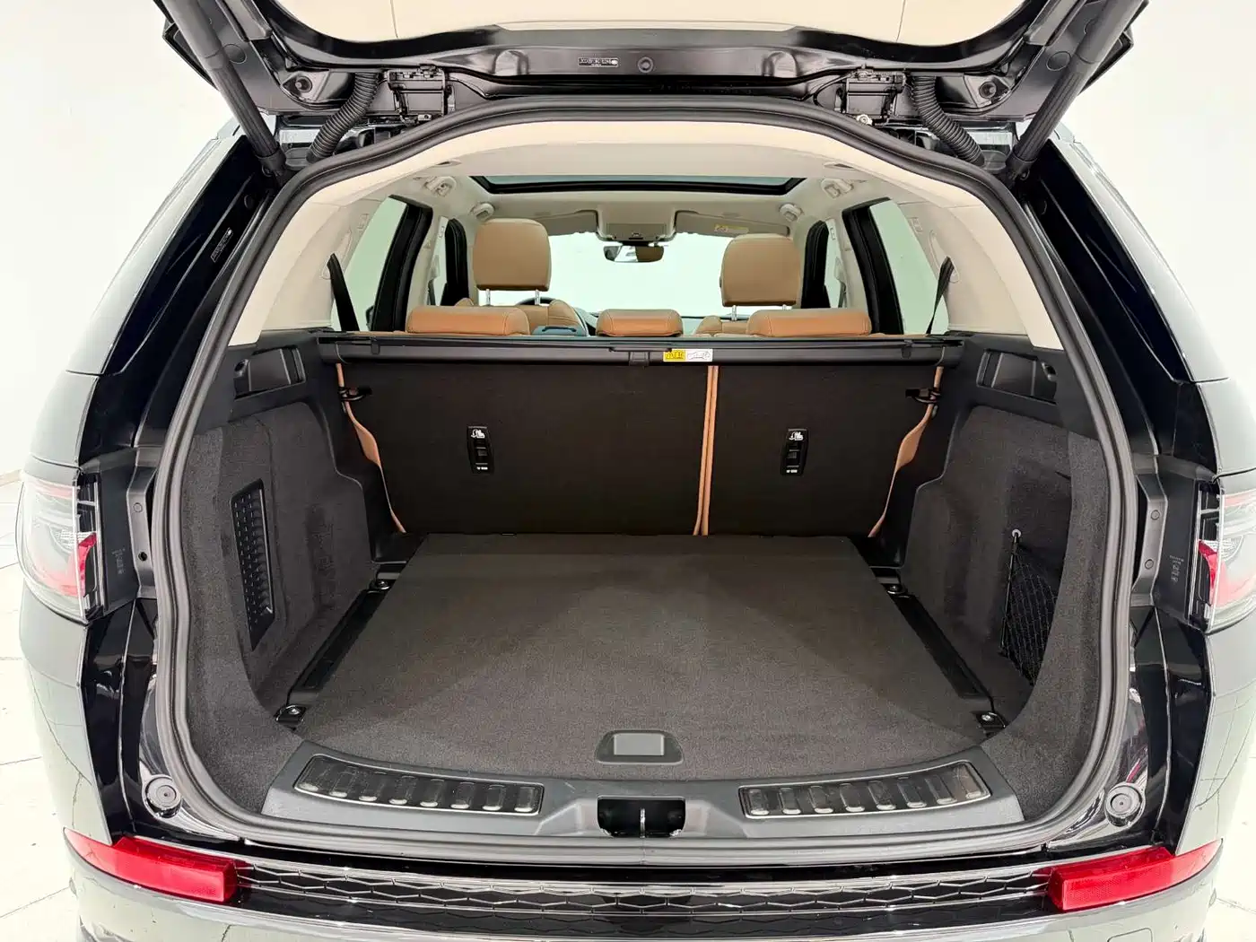 Land Rover Discovery Sport 2025 249PS Exploration Special Edition фото 14