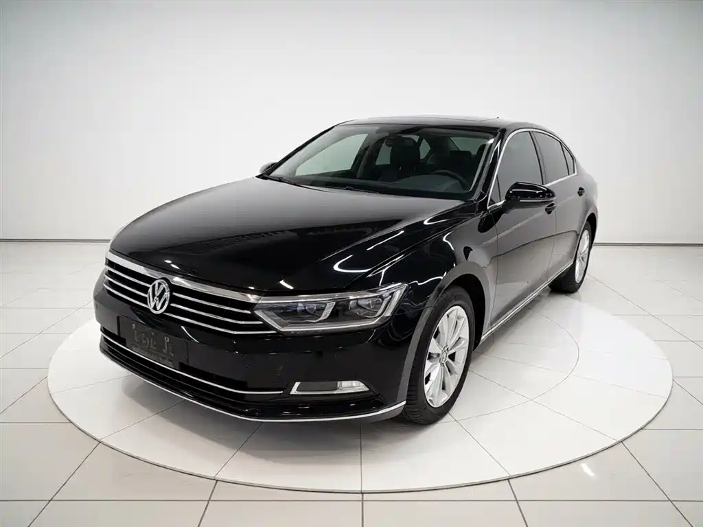 Volkswagen Magotan 2018 330TSI DSG Luxury фото 2