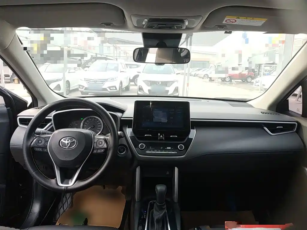 Toyota Corolla Cross 2022 2.0L Premium Edition фото 12