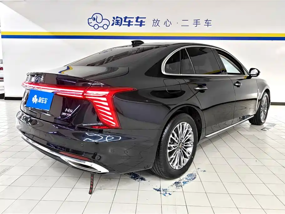 Hongqi H5 2024 1.5T DCT Smart Connect Flag Rhythm Edition фото 3