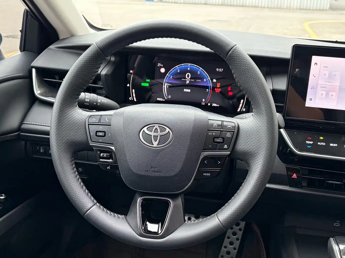 TOYOTA CAMRY