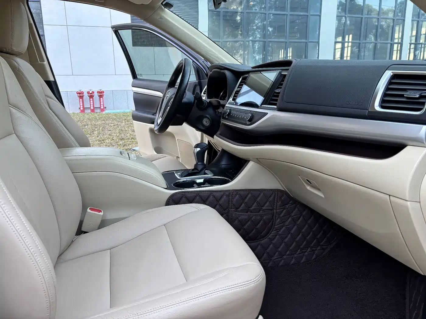 Toyota Highlander 2015 2.0T AWD Elite Edition 7-seater фото 10