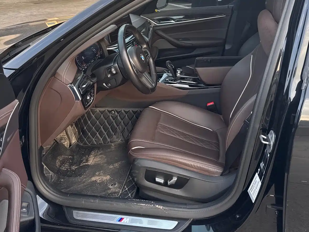 BMW 5 Series 2022 525Li M Sport Package фото 7