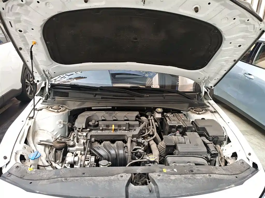 Hyundai Elantra 2023 Model 1.5L CVT LUX Premium Edition фото 10
