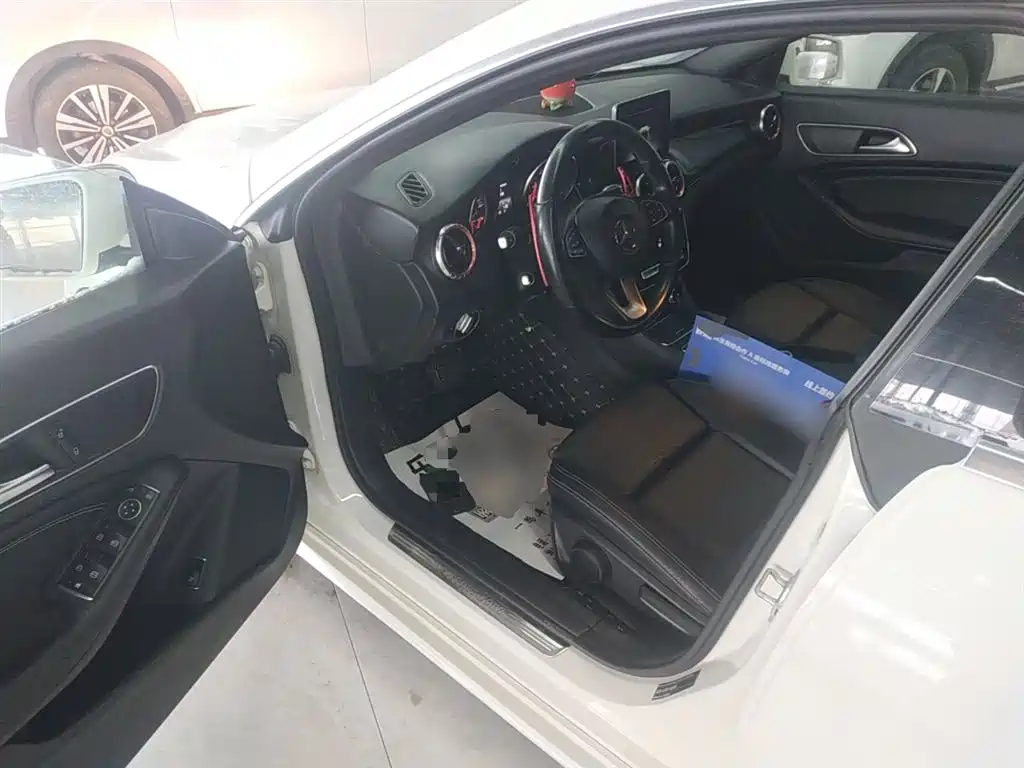 Mercedes-Benz CLA (Import) 2017 Facelift CLA 180 фото 16