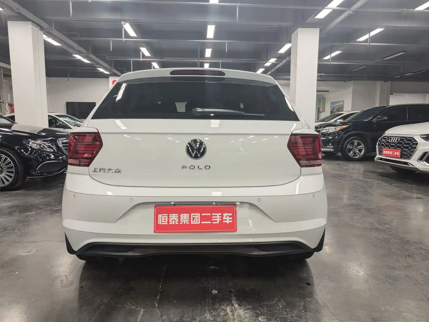 VOLKSWAGEN POLO