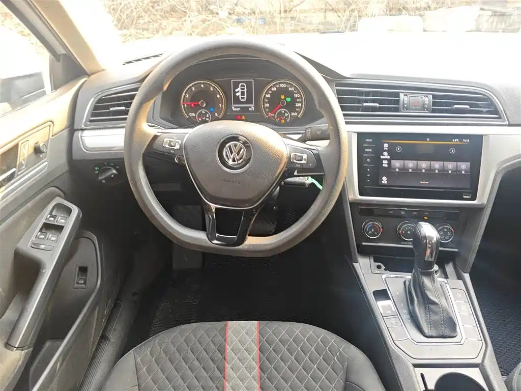 Volkswagen Lamando 2021 230TSI DSG Fashion Edition фото 3