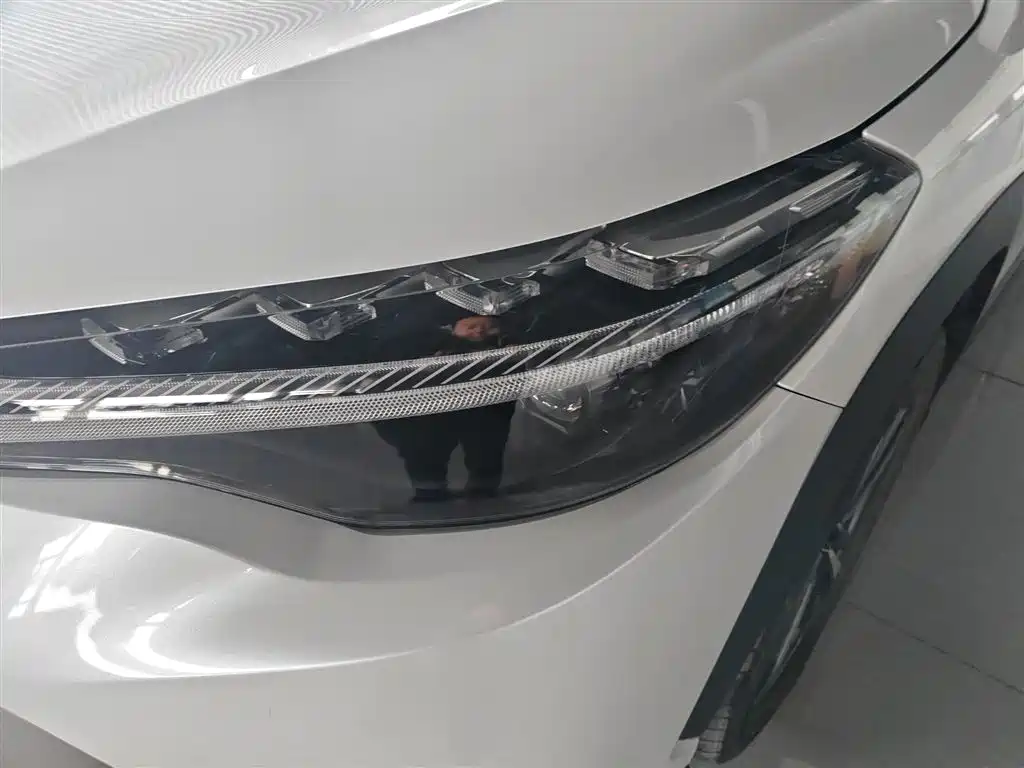 Toyota Frontlander 2022 2.0L CVT Luxury PLUS Edition фото 17