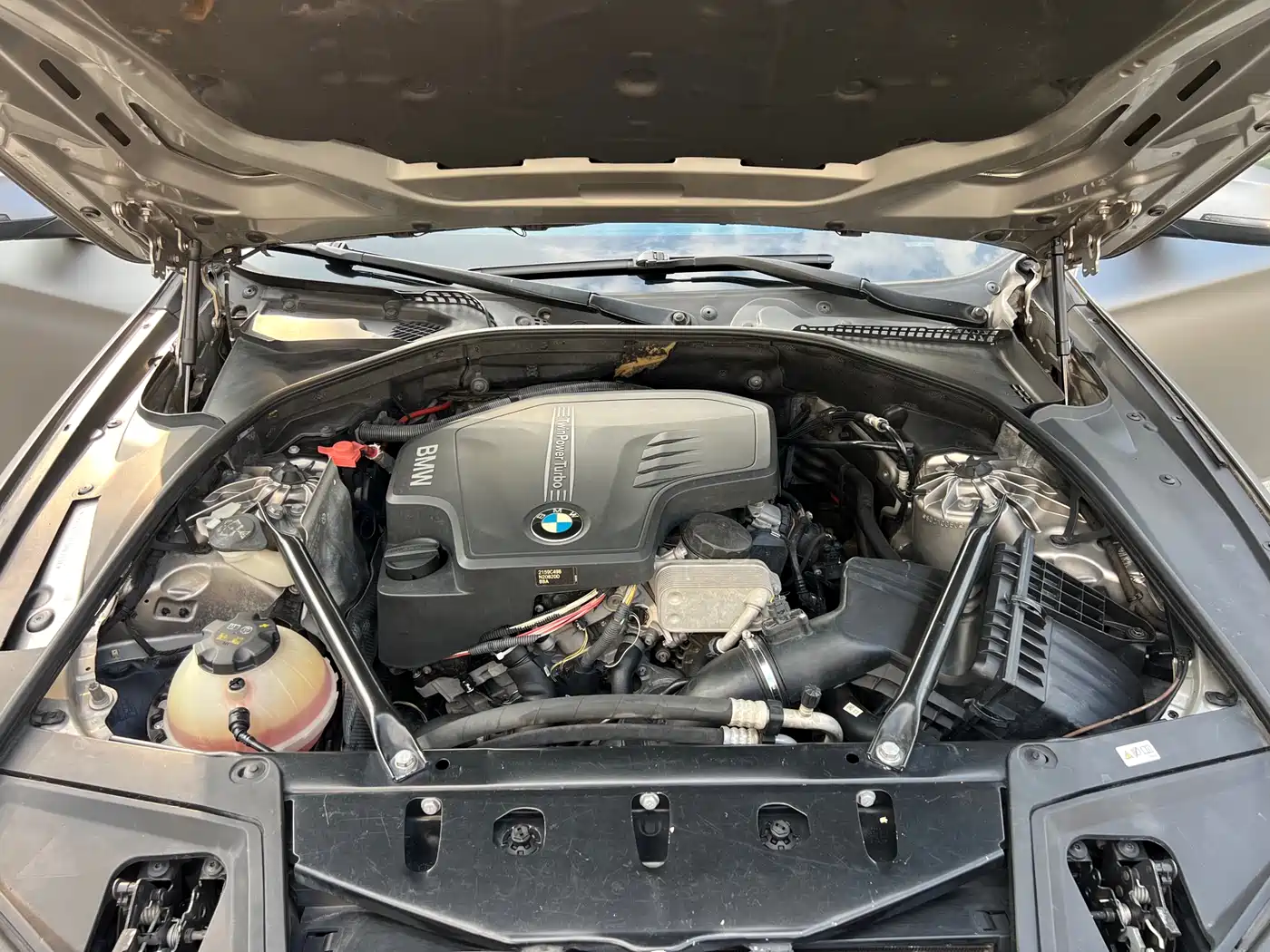 BMW 5 Series 2014 520Li Elegance фото 16