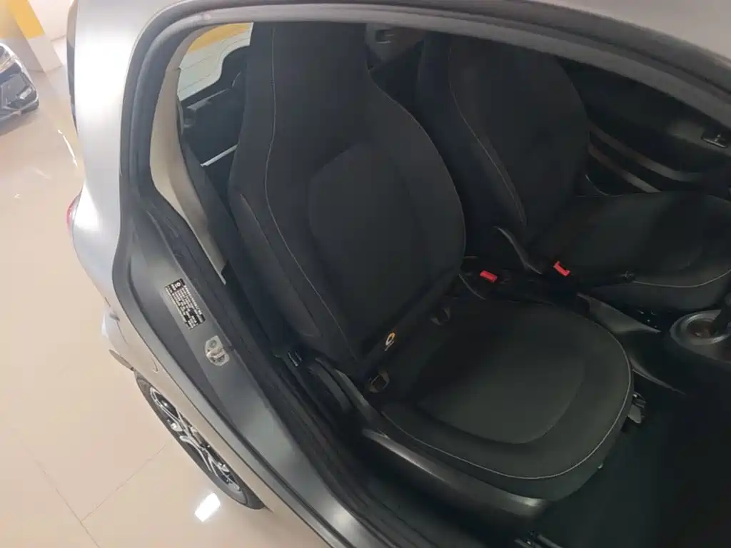 smart fortwo 2019 2019 0.9T 66kW Hardtop Wind Edition China VI