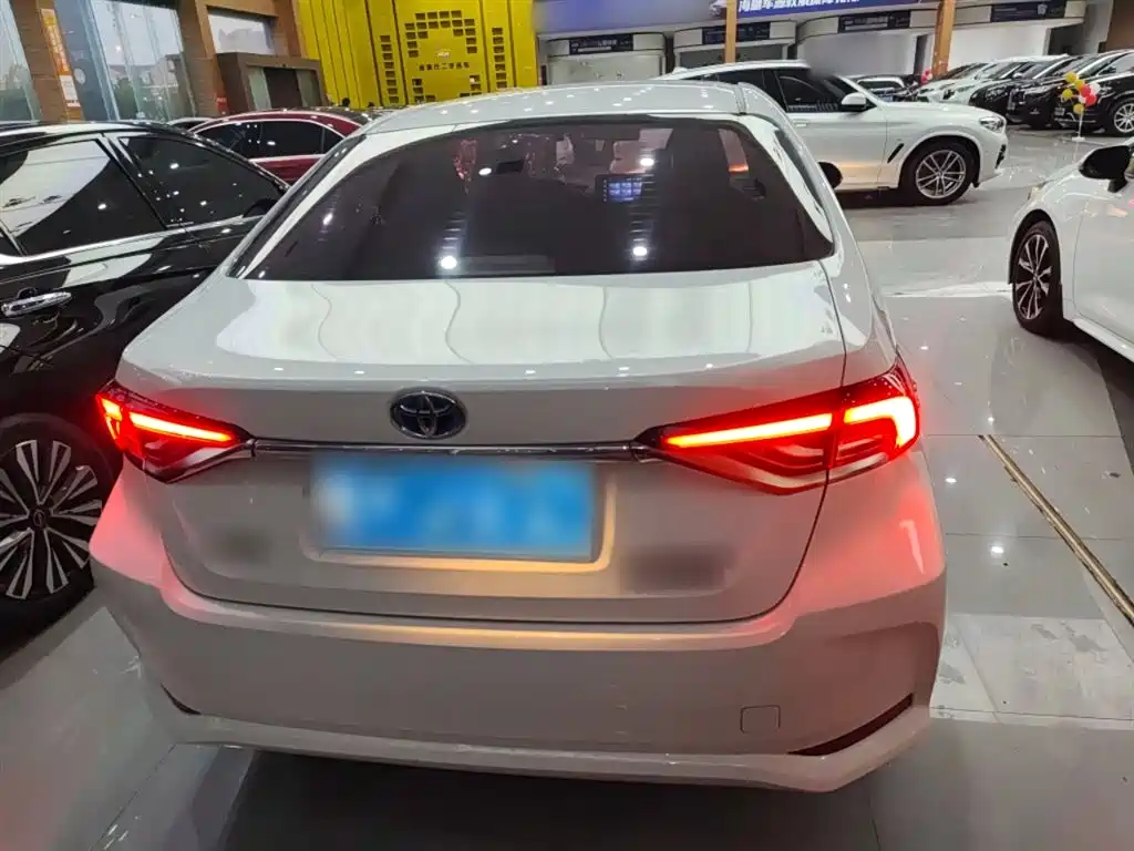 Toyota Corolla 2021 Hybrid 1.8L E-CVT Elite Edition фото 22