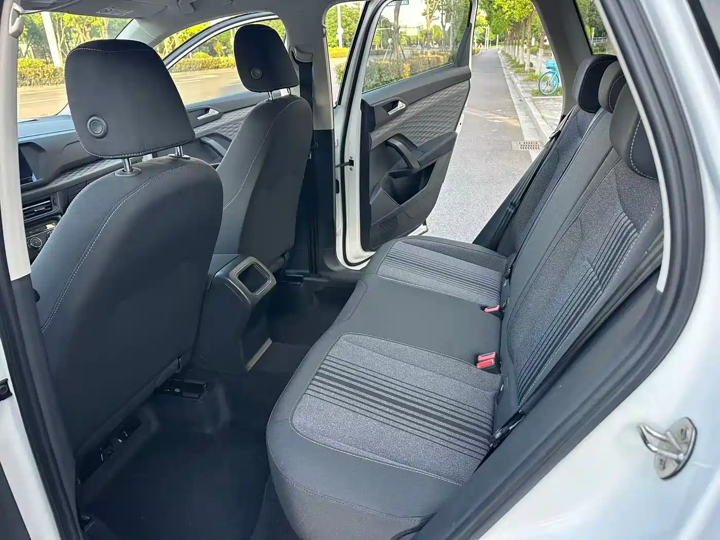 Volkswagen Tharu 2022 280TSI 2WD Trend фото 9