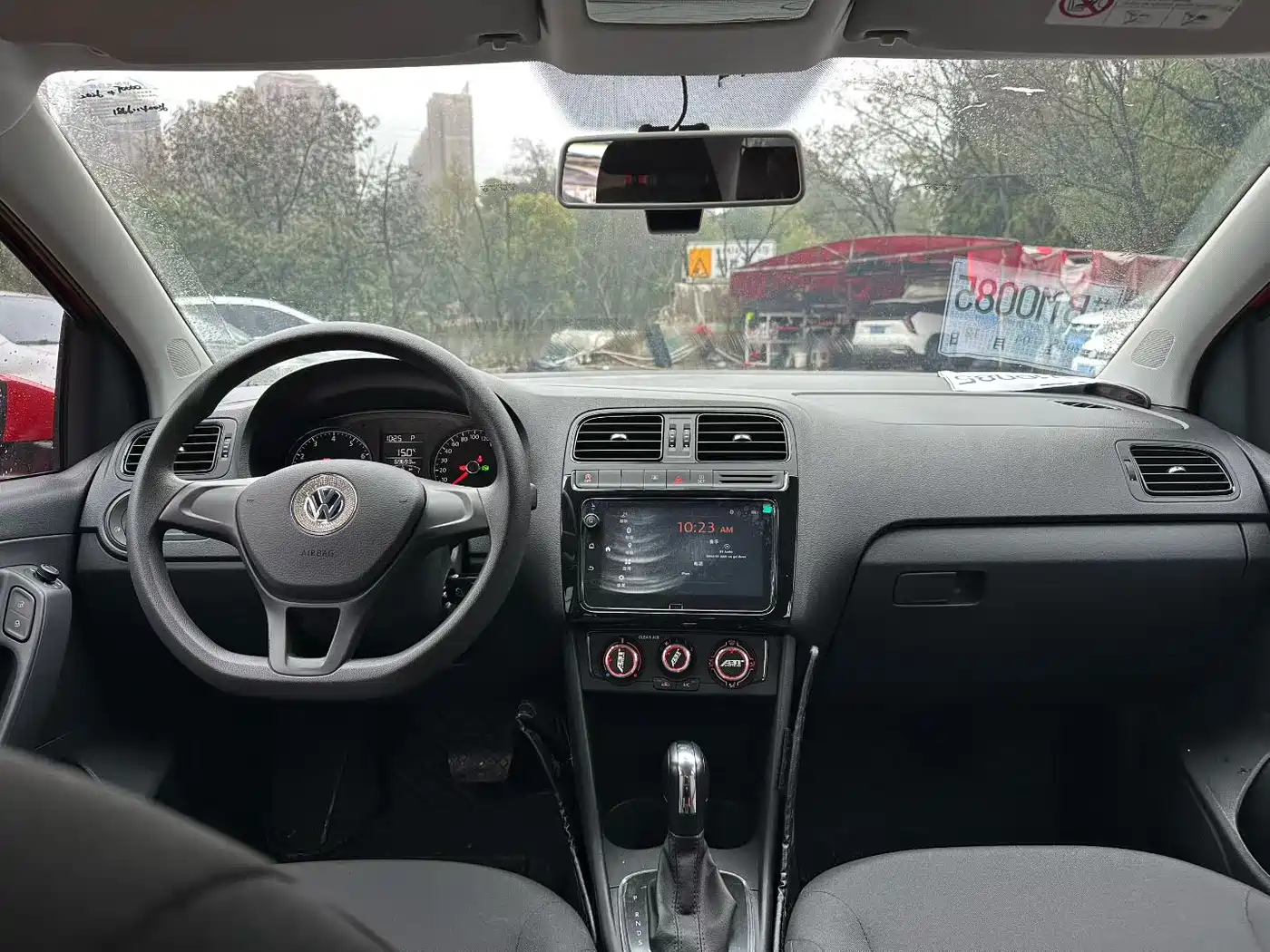 Volkswagen Polo 2018 1.5L Auto Safe Drive фото 4