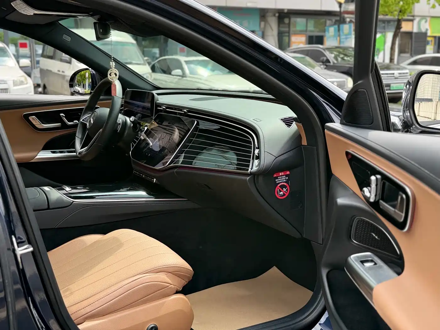 Mercedes-Benz E-Class 2024 Model E 260 L фото 12