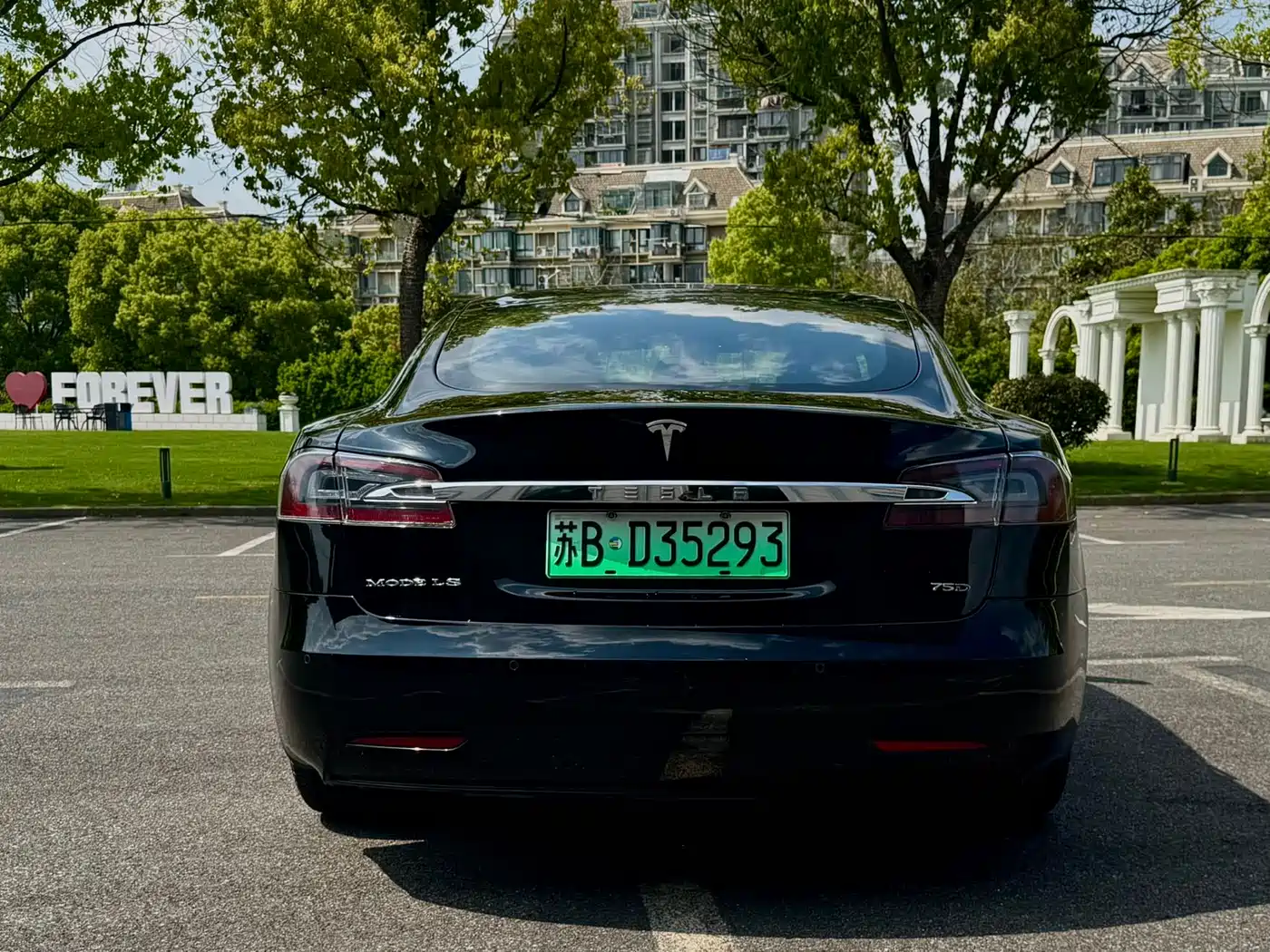 TESLA MODEL S