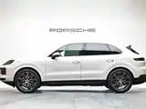 Photo 3 - Porsche Cayenne