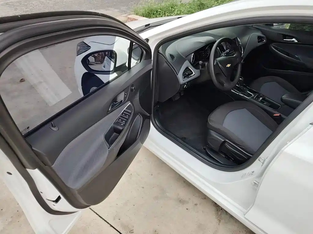 Chevrolet Cruze 2017 2017 1.5L Automatic Pioneer Sunroof