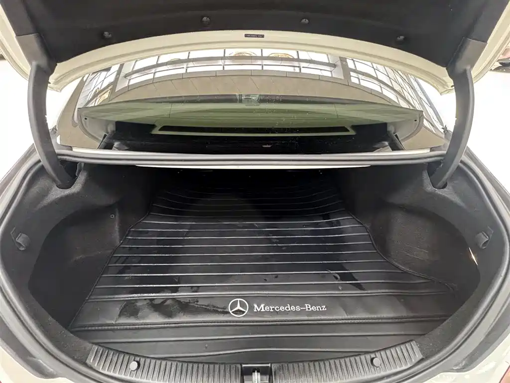 Mercedes-Benz C-Class 2015 Facelift C 180 L Sport фото 14