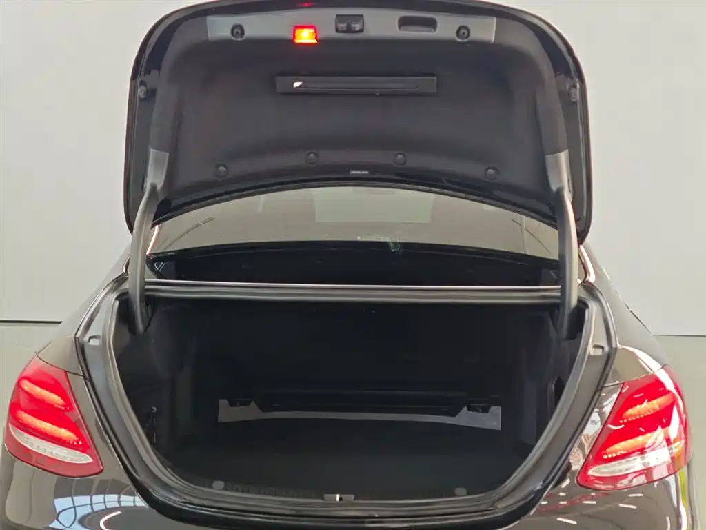 Mercedes-Benz E-Class 2020 E 260 L фото 8