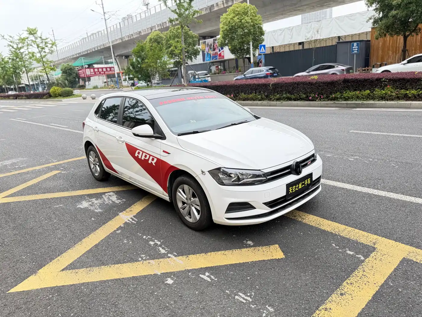 Volkswagen Polo 2019 Plus 1.5L Automatic Panorama Enjoyment Edition фото 8