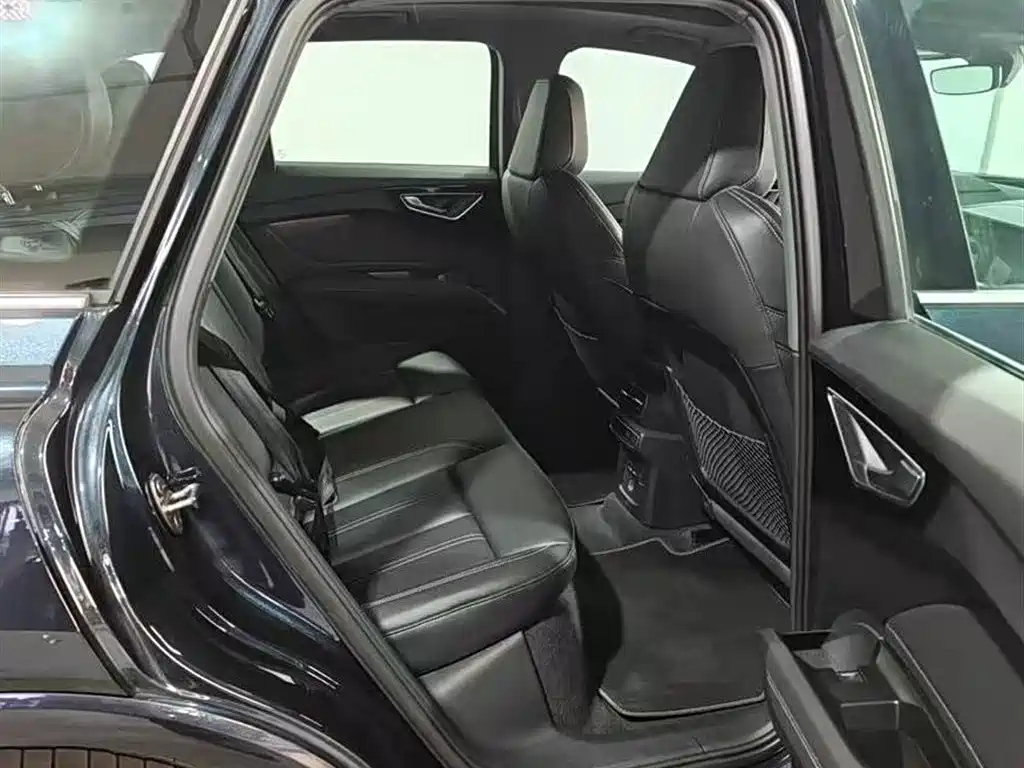 Audi Q4 e-tron 2024 40 e-tron Pioneer Edition фото 11