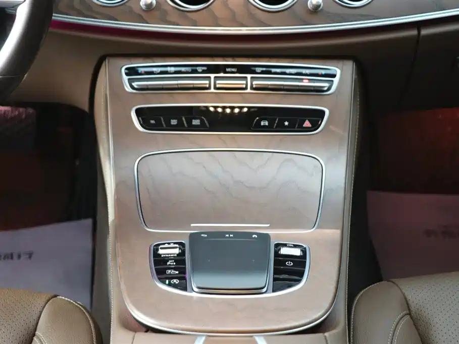 Mercedes-Benz E-Class 2023 E 300 L Fashion фото 20