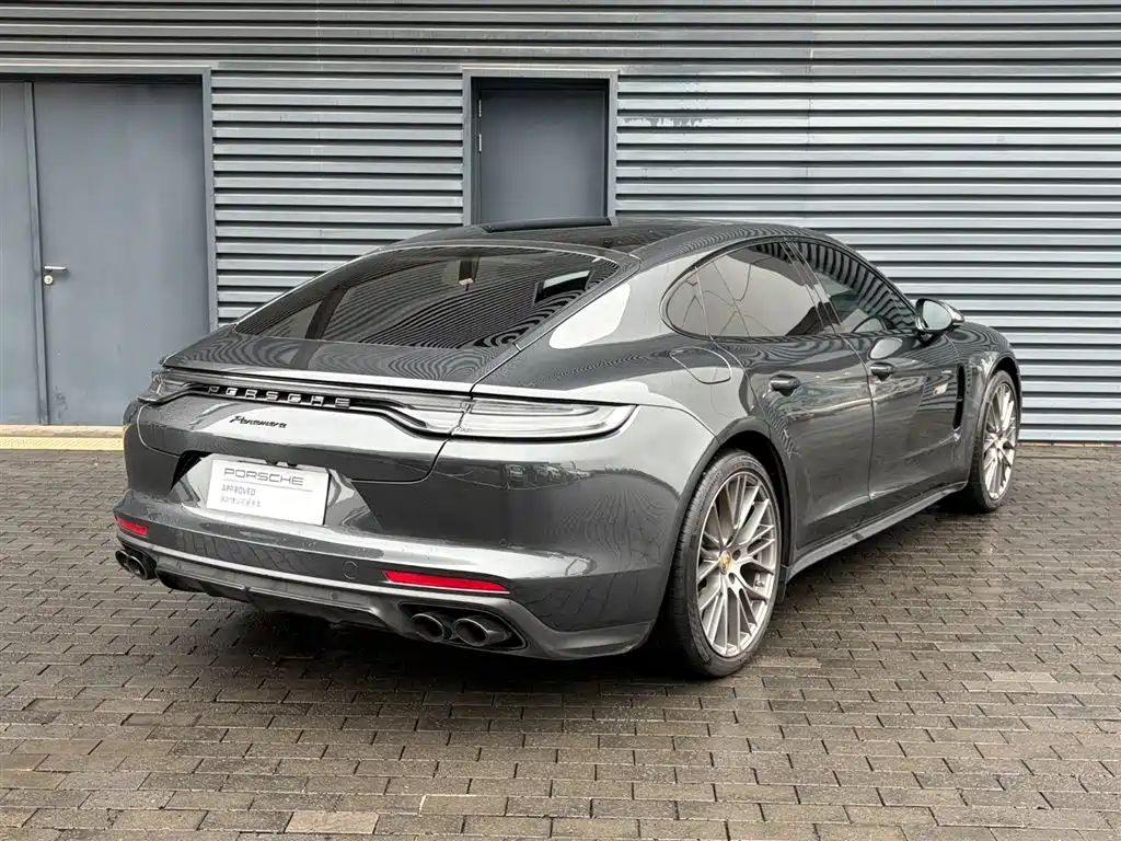PORSCHE PANAMERA