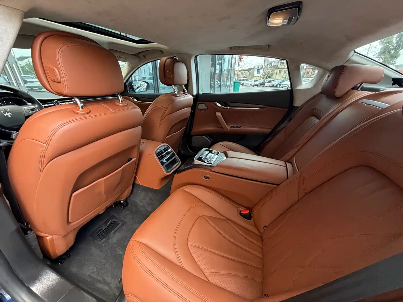 Фото 8 - Maserati Quattroporte