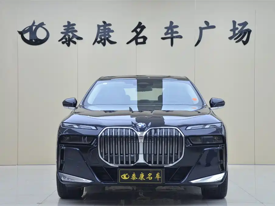 BMW 7 Series 2023 Model 735Li M Sport Package фото 2