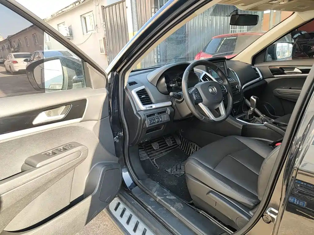 Dongfeng Aeolus Dongfeng Fengshen AX7 2015 2015 2.0L Manual Zhiyi Edition
