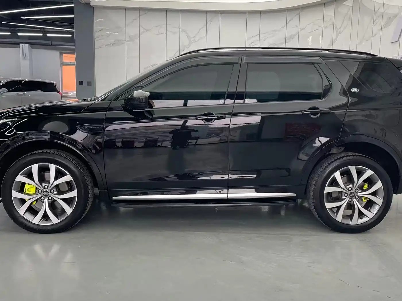 LAND ROVER DISCOVER SPORTS