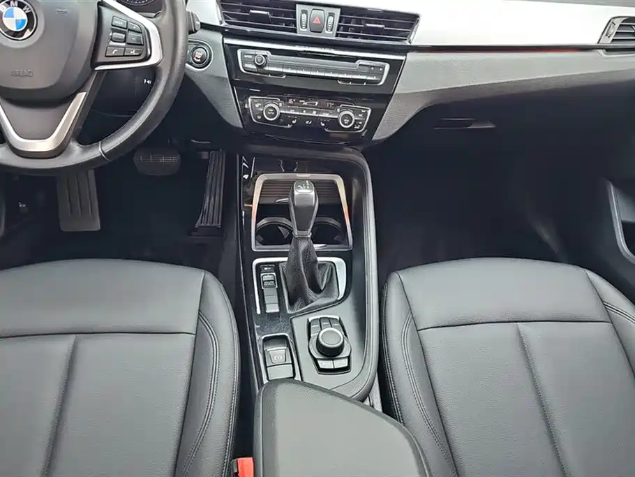 BMW X1 2019 sDrive20Li Leading Model фото 16