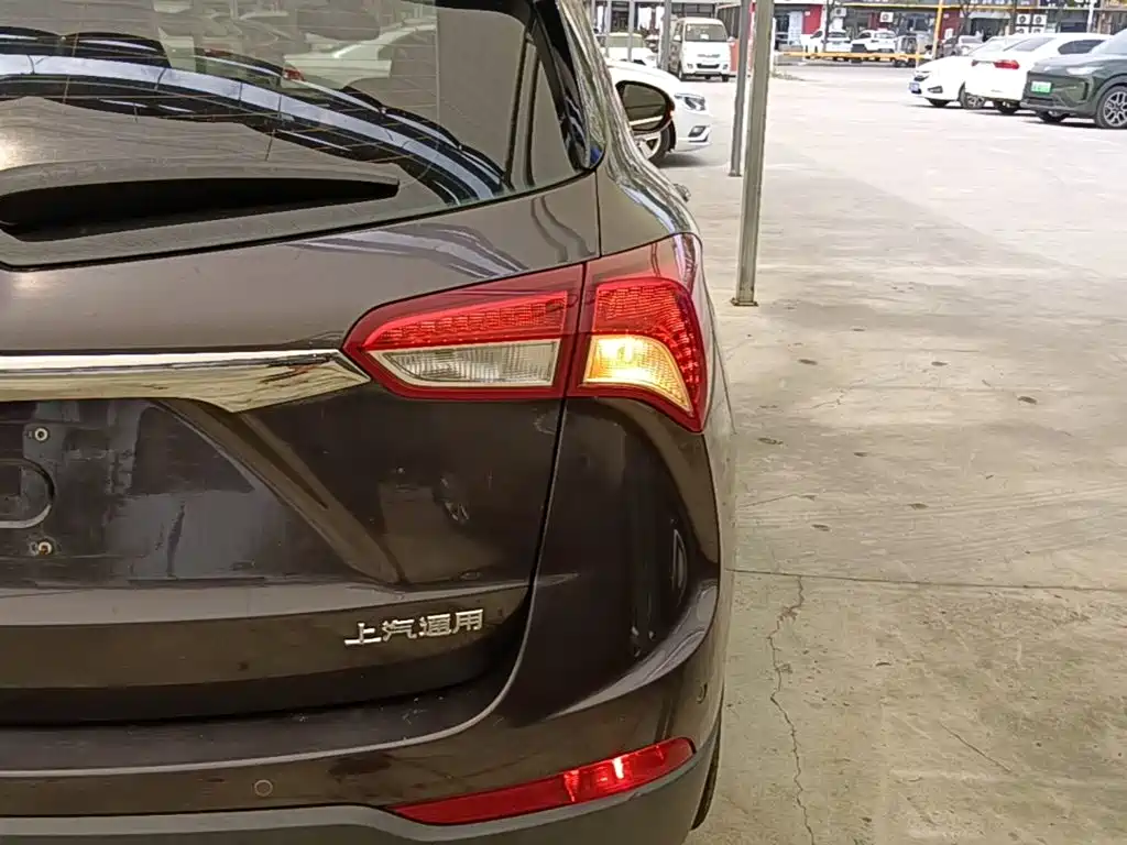 Фото 8 - Buick Envision Plus
