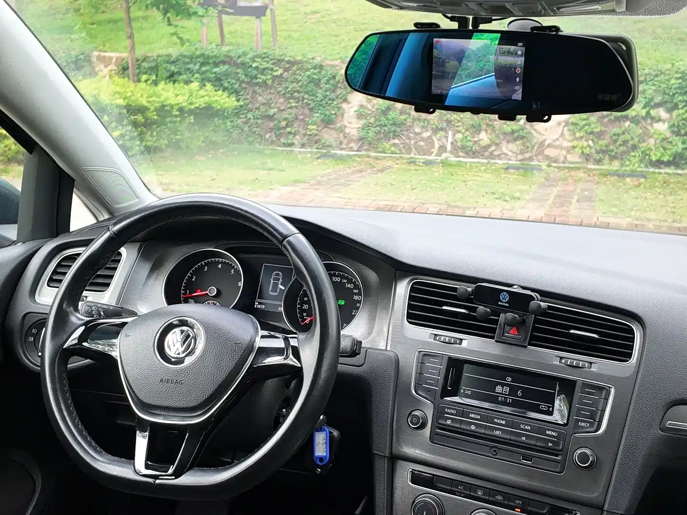 Volkswagen Golf 2014 1.6L Automatic Fashion Edition фото 19